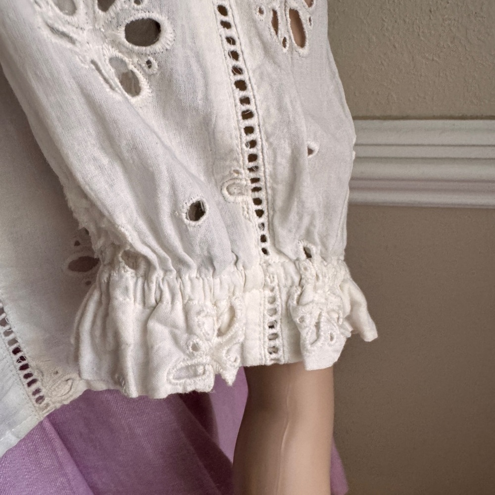 J.CREW RUFFLE NECK LONG SLEEVE EYELET TOP IN IVORY MEDIUM USED - Picture 5 of 8